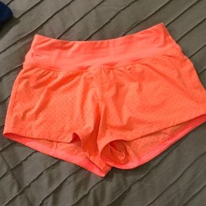 Lululemon Speed Up Mid-Rise Short 4" size 4